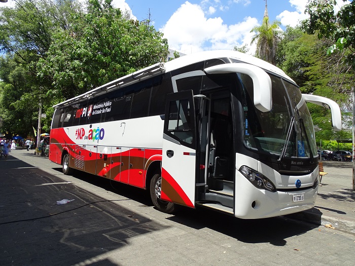 Foto do ônibus do Ministério Público do Piauí 