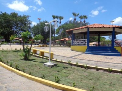 Praça de Jatobá do Piauí, município localizado na região centro-norte do Piauí, a 139 km da capital.