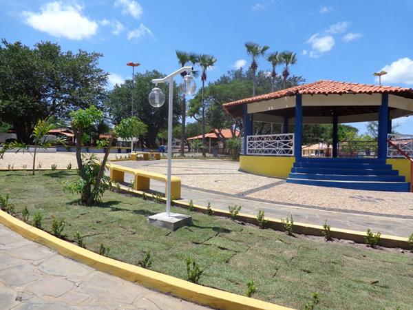 Praça de Jatobá do Piauí, município localizado na região centro-norte do Piauí, a 139 km da capital.