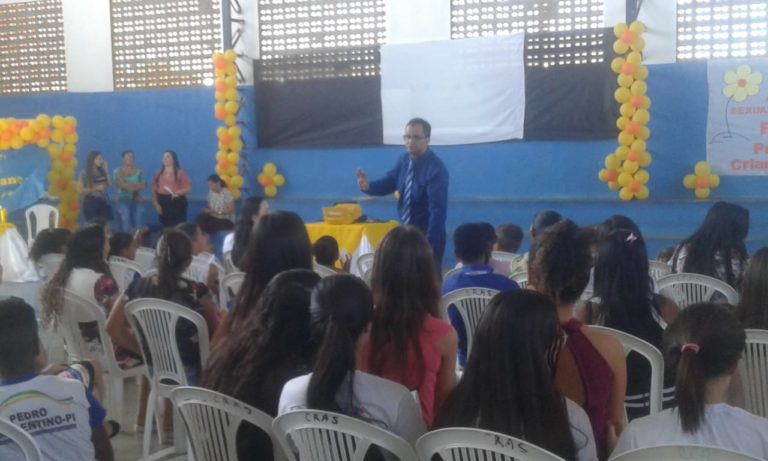 Promotor Jorge Pessoa palestrando
