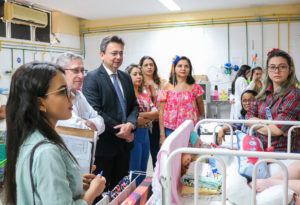 Visita enfermaria crianças