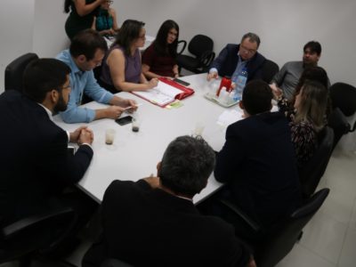Pessoas em reunião