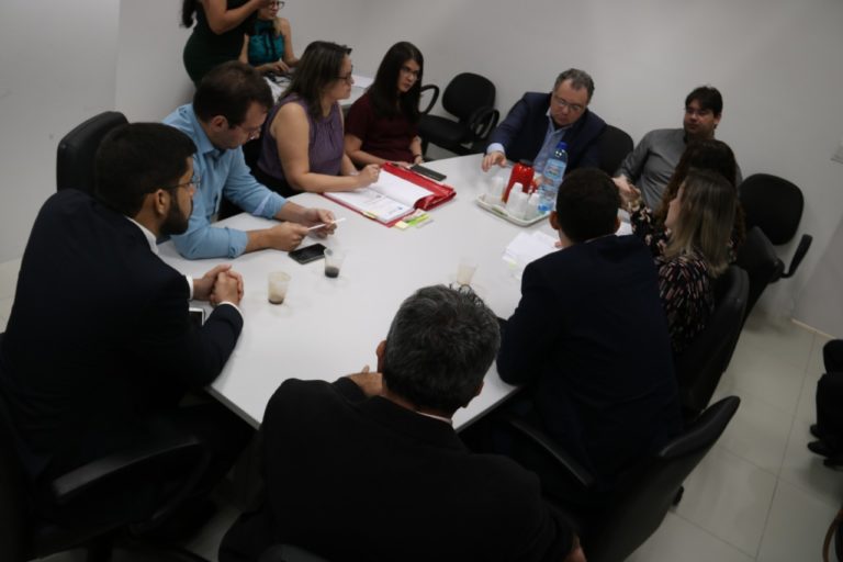 Pessoas em reunião