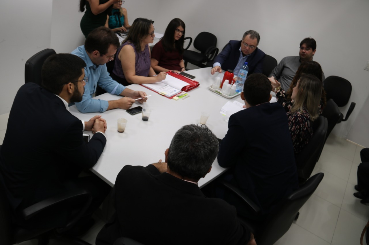 Pessoas em reunião