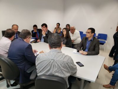 Pessoas em reunião
