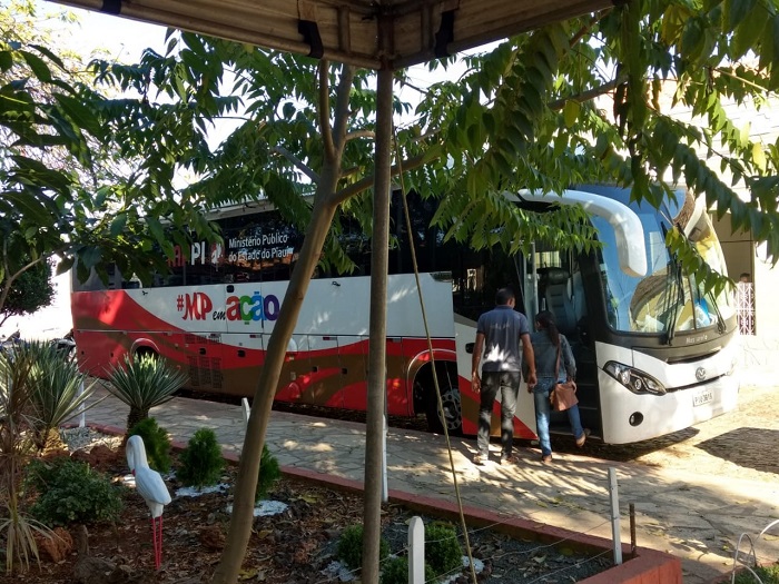Foto do ônibus do PROCON Itinerante