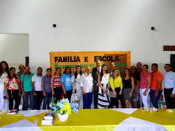 Autoridades na mesa