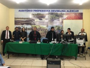 Pessoas de pé