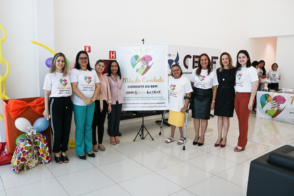 Representante da SOADF, Solange Lustosa e a representante da Fundação Servos de Maria, Fabiana Cabral.