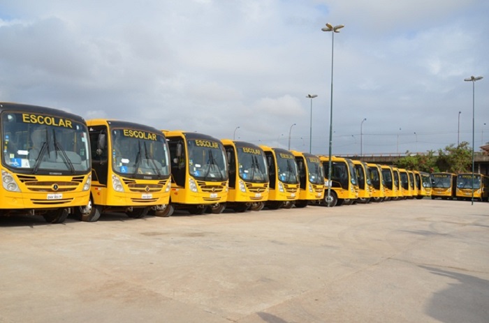 imagens de ônibus escolares