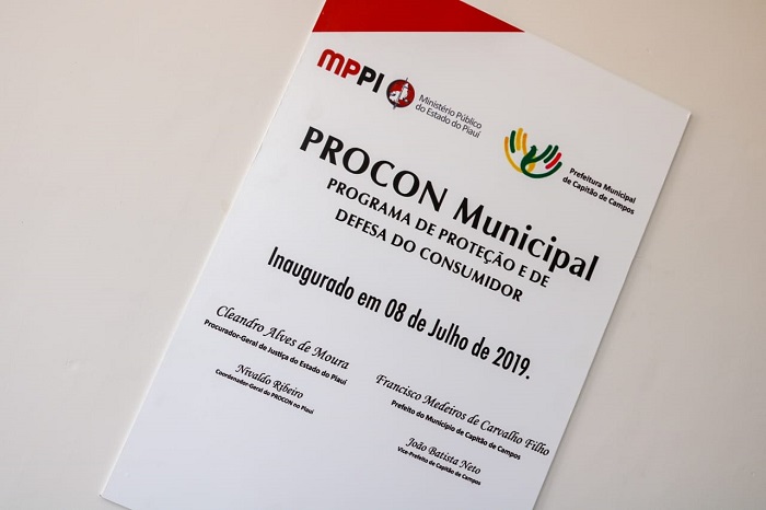 Placa de inauguração da unidade do Procon em Capitão de Campos 