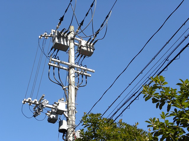 Poste de energia elétrica