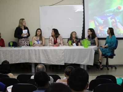 Autoridades durante composição de mesa