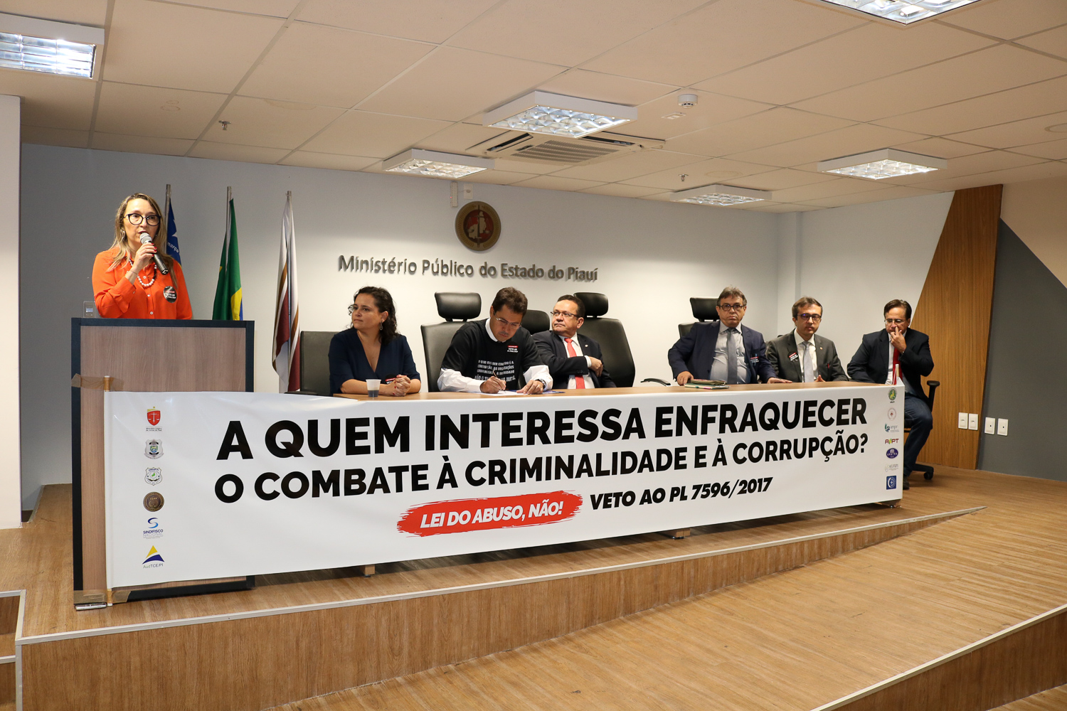 Chefe de gabinete da PGJ, Cléia Fernandes