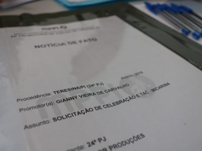 Documento sobre mesa