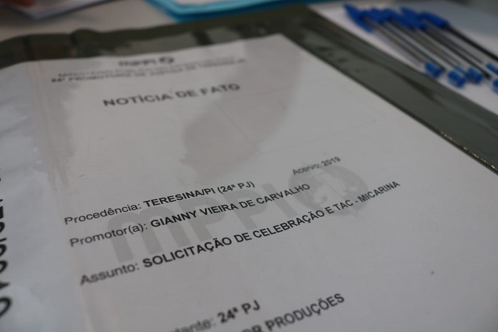 Documento sobre mesa