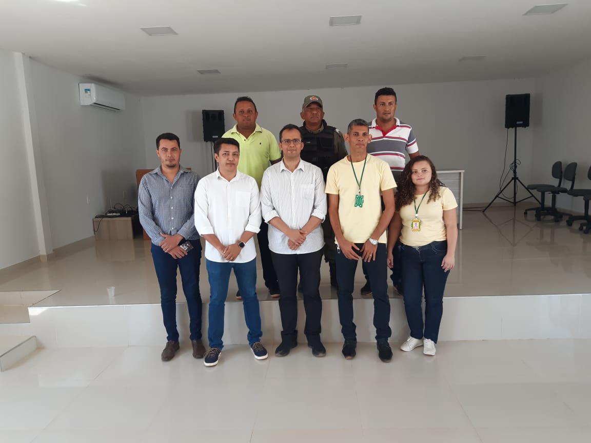 Equipe das Promotorias de Justiça executando o projeto