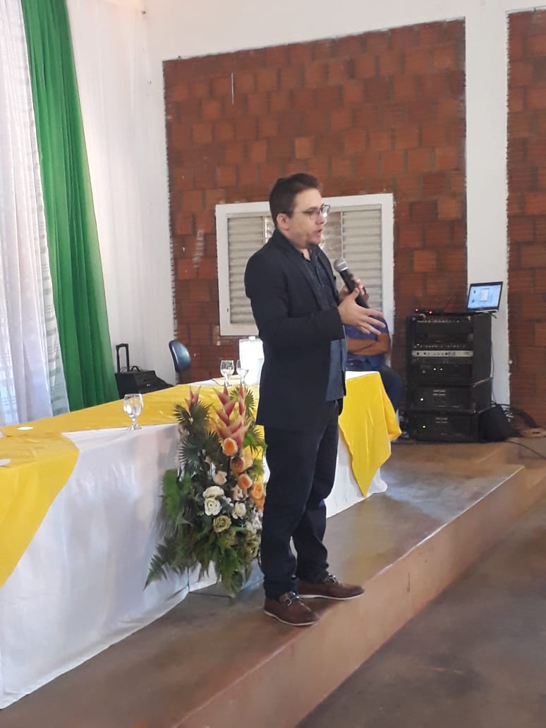 Promotor de Justiça Sebastião Jacson ministrando palestra