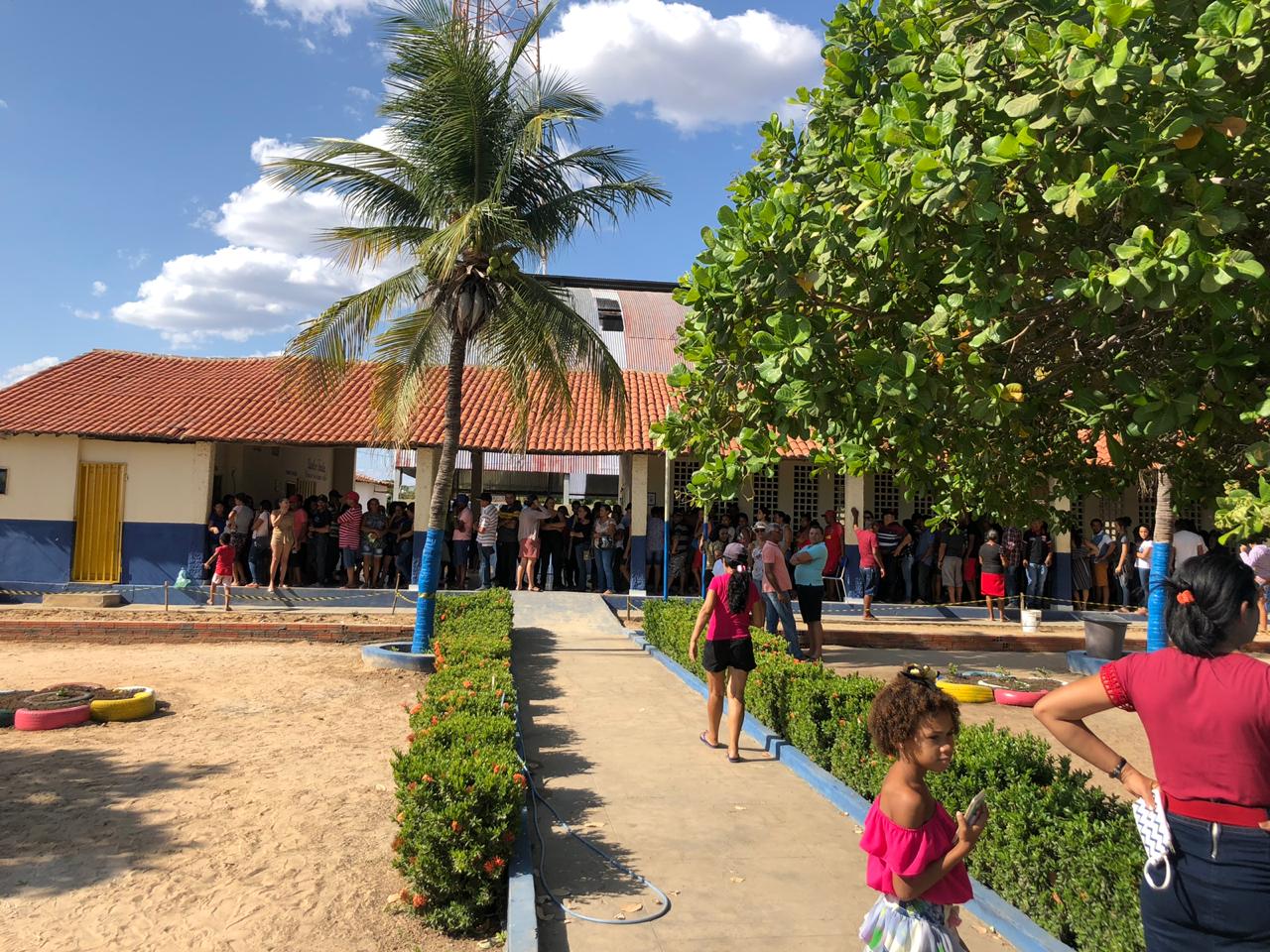 Pessoas de pé 