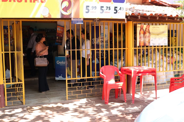 Fachada de uma mercearia