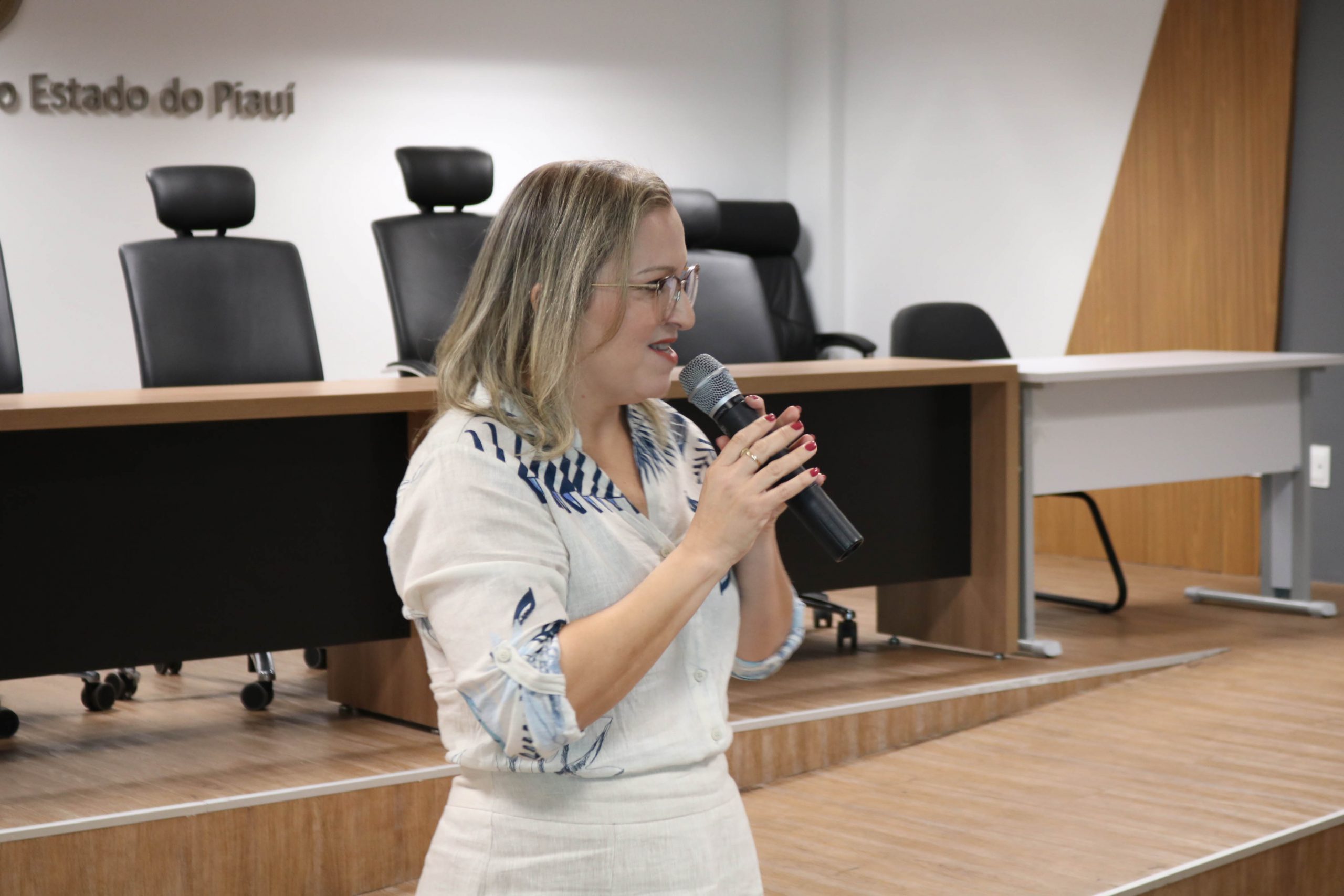 Promotora de Justiça Silvia Reis