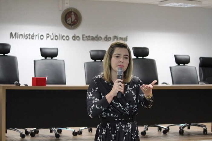Mulher falando 