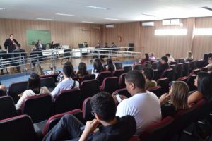plateia de tribunal do juri