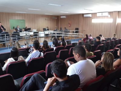 plateia de tribunal do juri