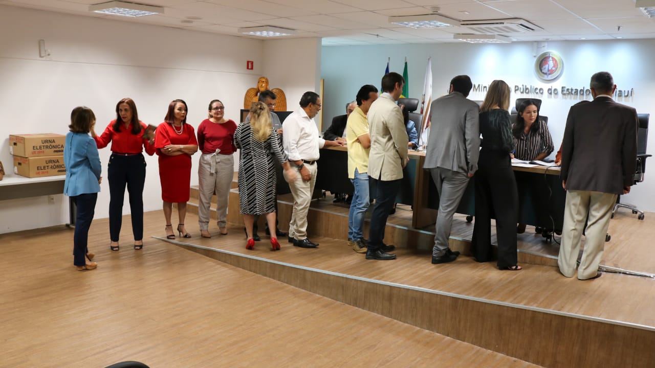 Promotores em votação