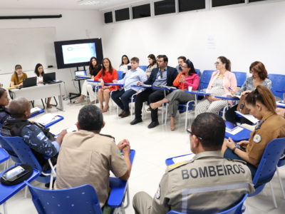 órgãos de segurança durante reunião articulada pelo GACEP