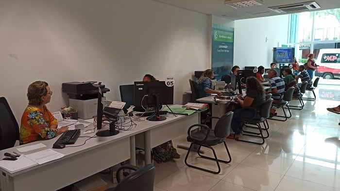 Foto das mesas de atendimento dos consumidores 