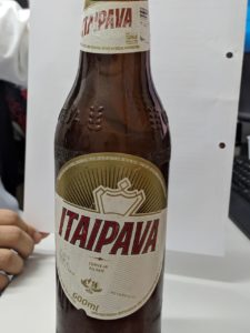 Garrafa de cerveja Itaipava de 600mL