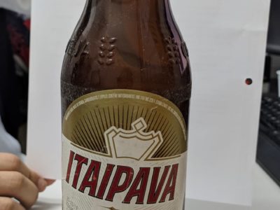 Garrafa de cerveja Itaipava de 600mL