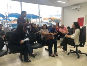 Pessoas durante reunião