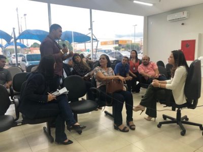 Pessoas durante reunião