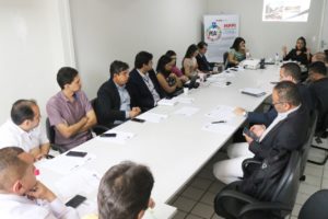 Reunião com representantes de órgãos de segurança, MPPI e prefeitura.