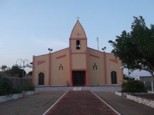 Foto frontal da igreja de Itaueira