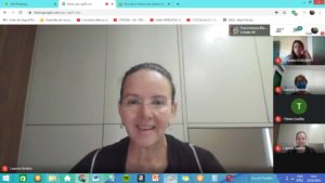 Pessoas durante videoconferencia