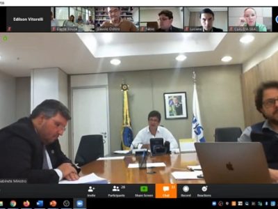 Pessoas reunidas