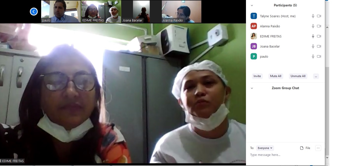Pessoas conversando 