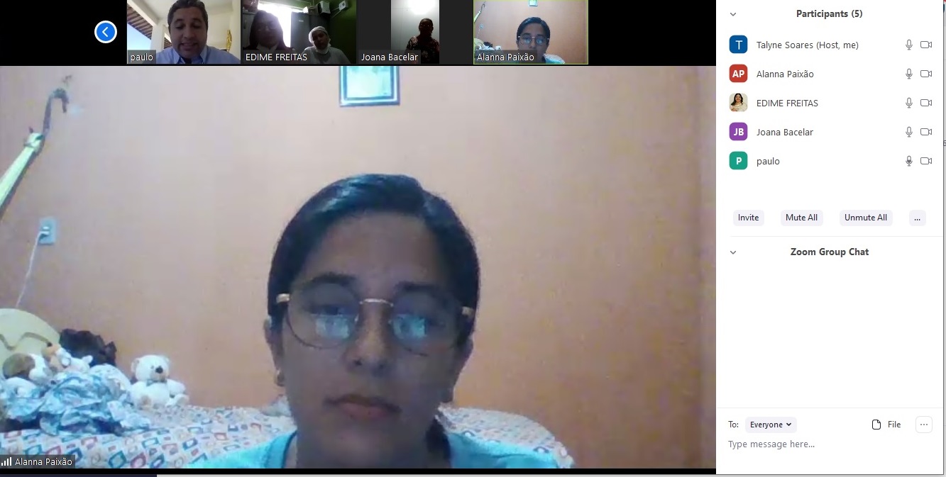Pessoas conversando 