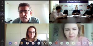 Pessoas reunidas em videoconferência