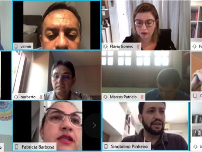 Pessoas reunidas em videoconferência