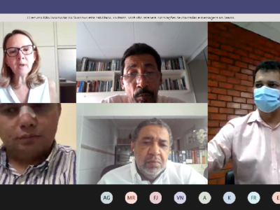 pessoas reunidas em videoconferência