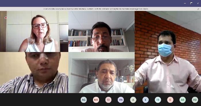 pessoas reunidas em videoconferência