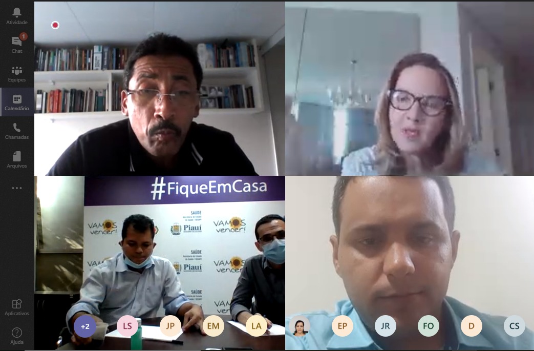 Pessoas reunidas 