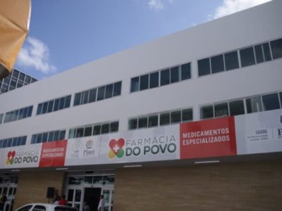 Fachada da Farmácia do Povo, em Teresina